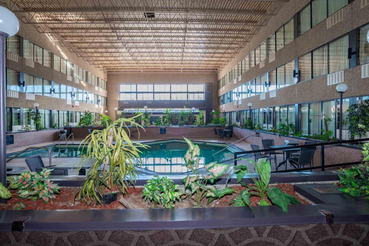 Sandman Hotel Каслгар Экстерьер фото